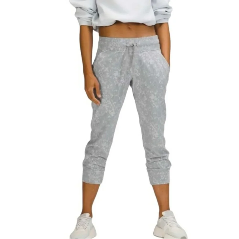 Lululemon Ready to Rulu Jogger Crop Sz 8 - Picture 1 of 11
